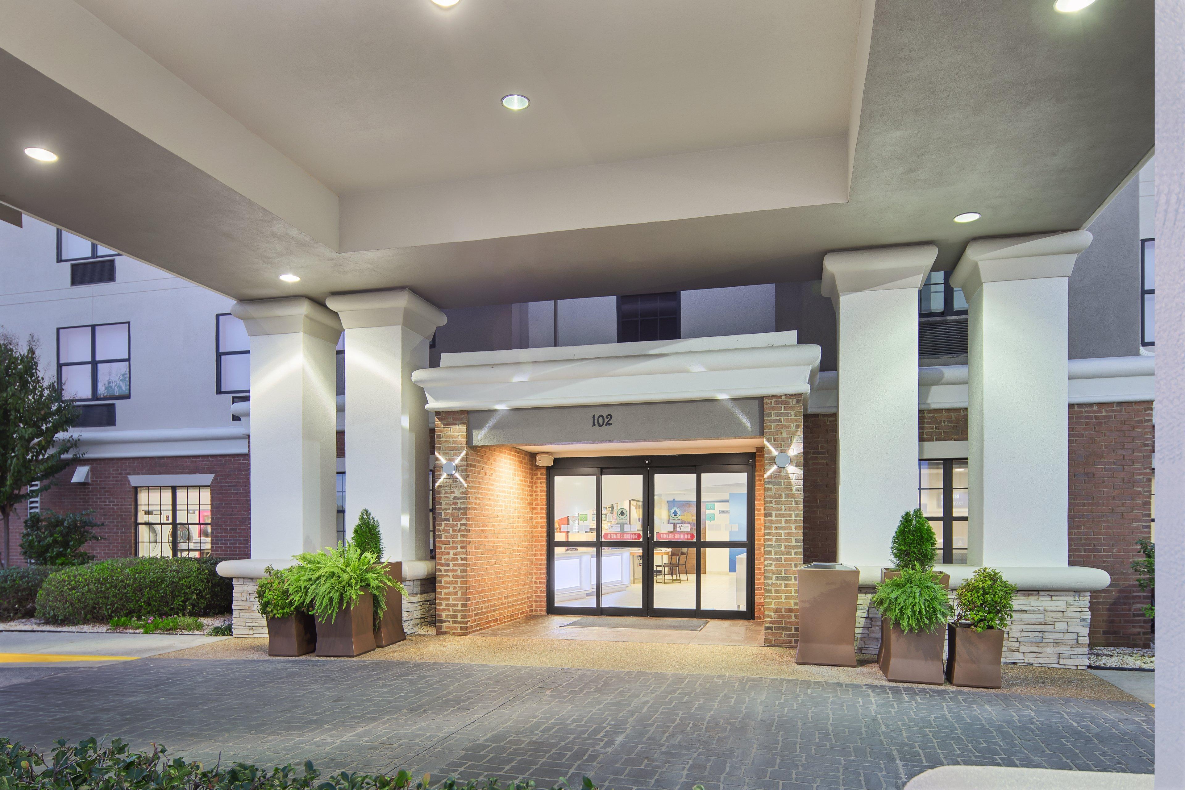 Holiday Inn Express Hotel & Suites Byron By Ihg Экстерьер фото
