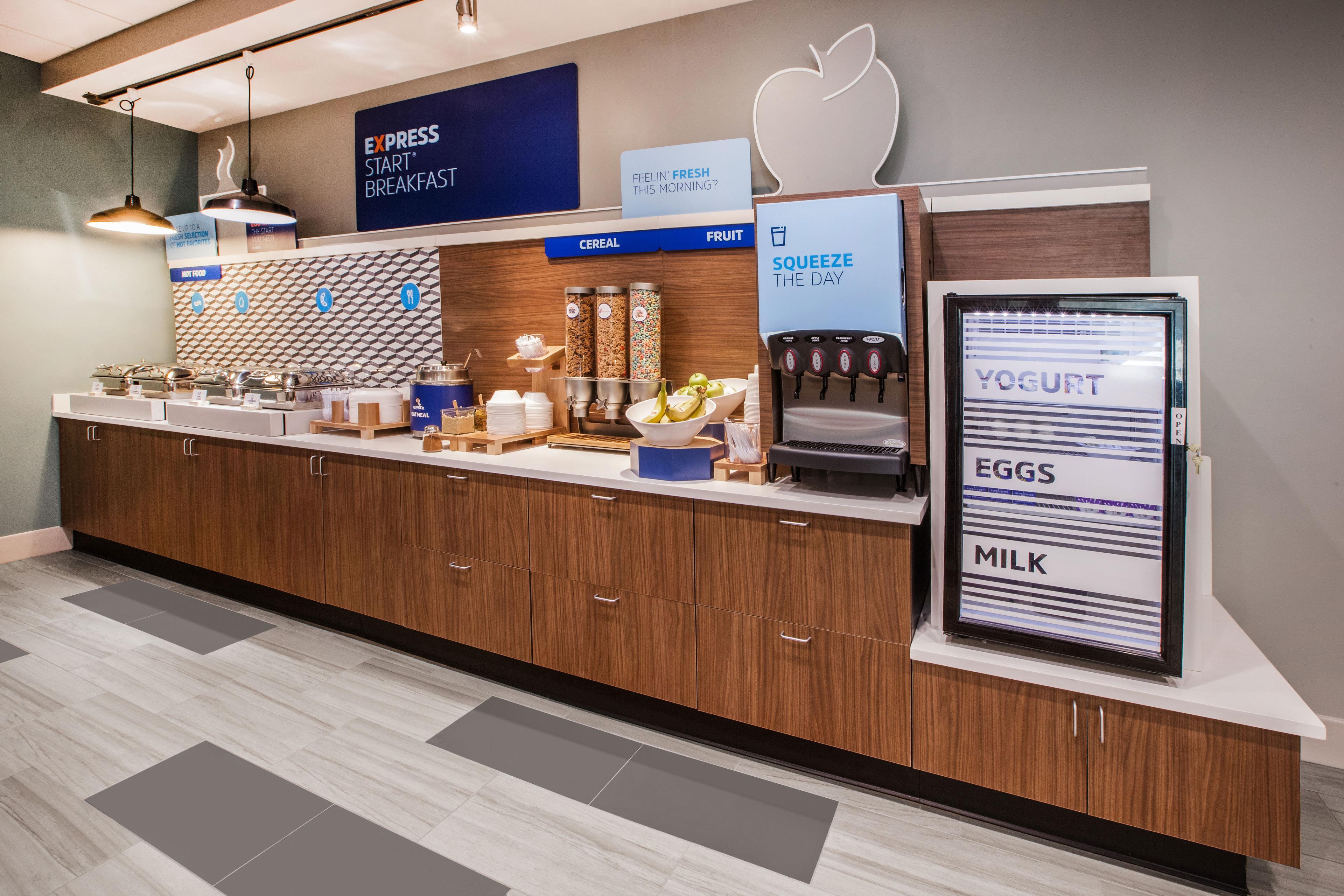 Holiday Inn Express Hotel & Suites Byron By Ihg Экстерьер фото