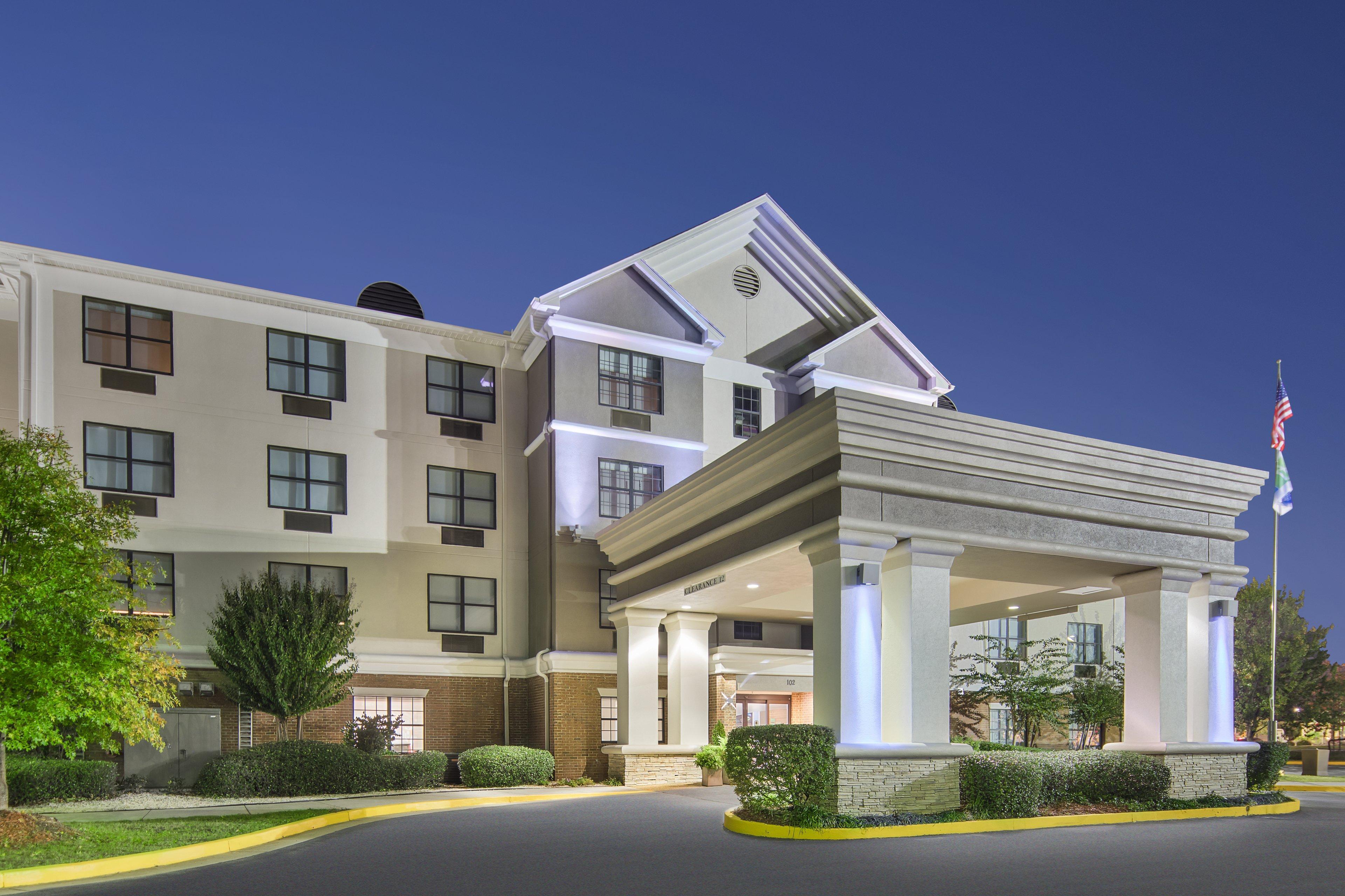Holiday Inn Express Hotel & Suites Byron By Ihg Экстерьер фото