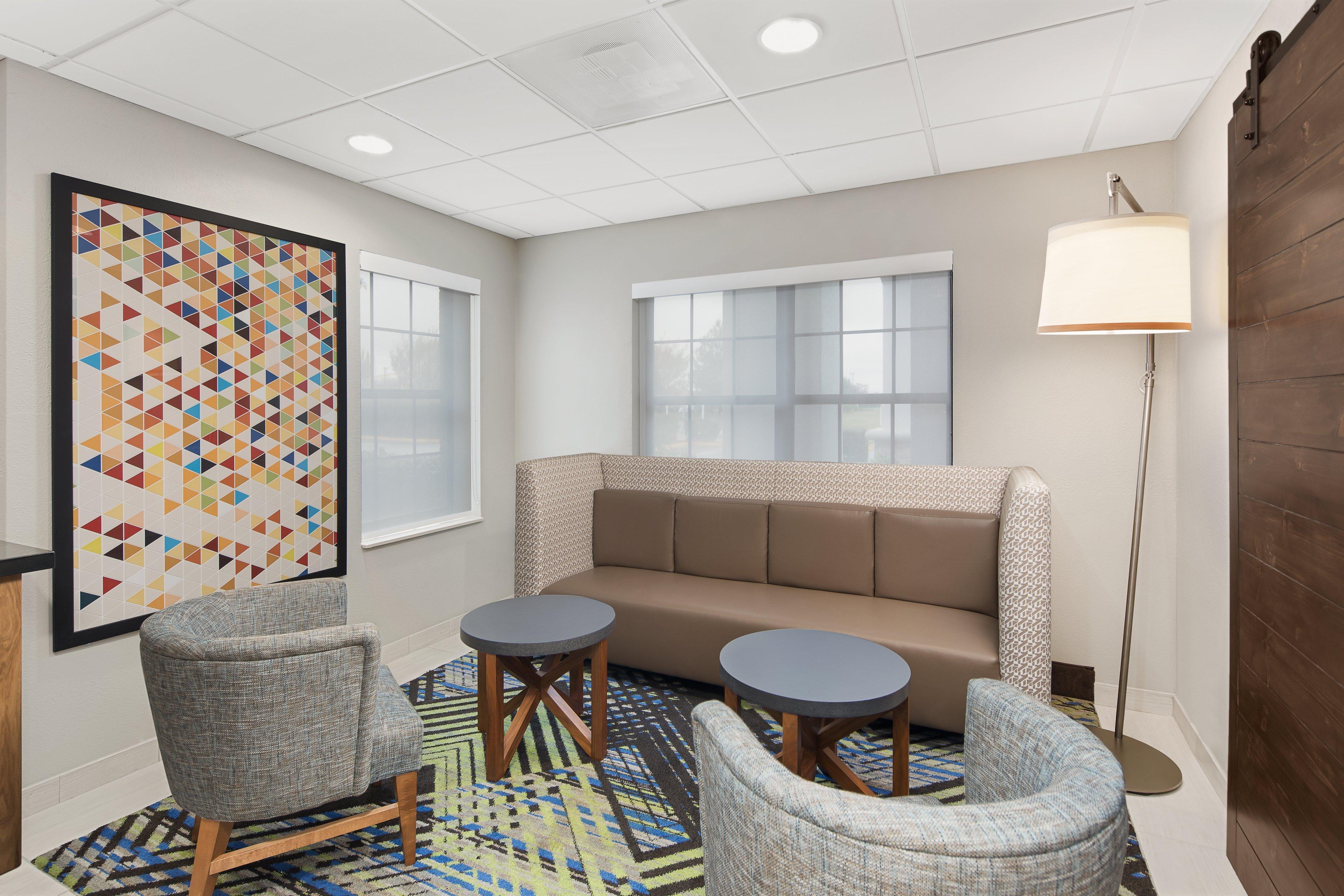Holiday Inn Express Hotel & Suites Byron By Ihg Экстерьер фото