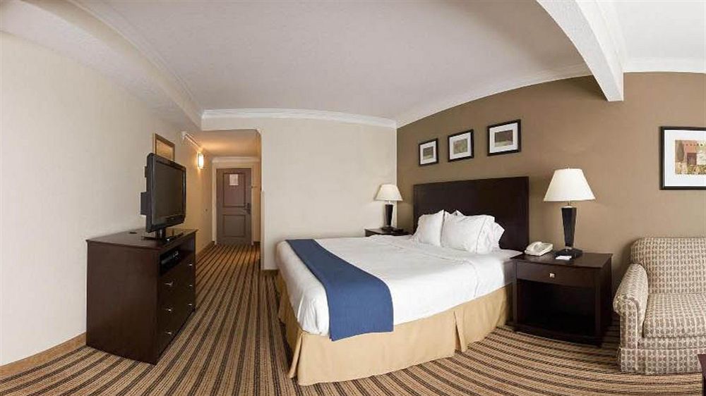 Holiday Inn Express Hotel & Suites Byron, An Ihg Hotel Экстерьер фото