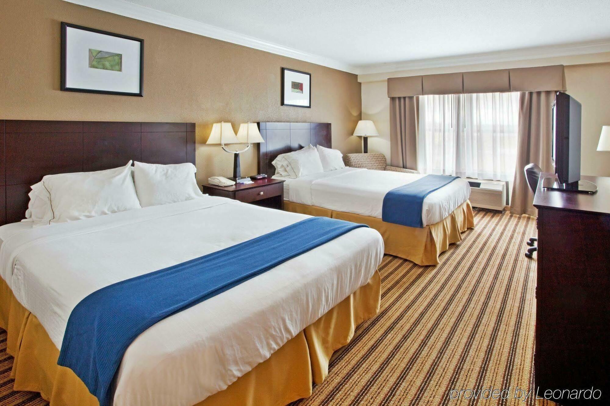 Holiday Inn Express Hotel & Suites Byron, An Ihg Hotel Экстерьер фото